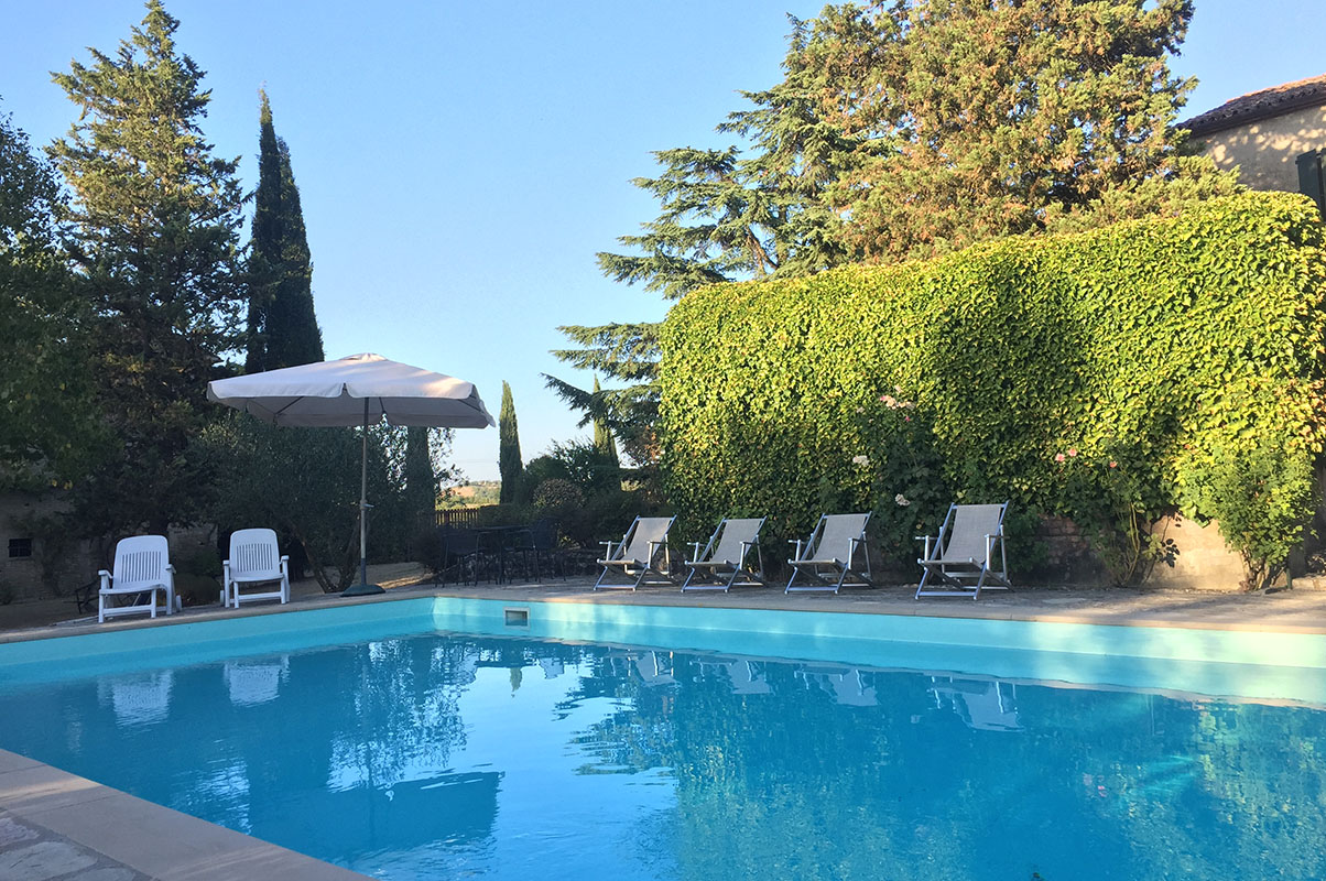 Casa Dinda - casa colonica con piscina in Umbria